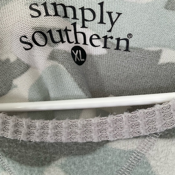 Simply Southern Gray and White WOMENS Camo Shirt size XL - Picture 3 of 6